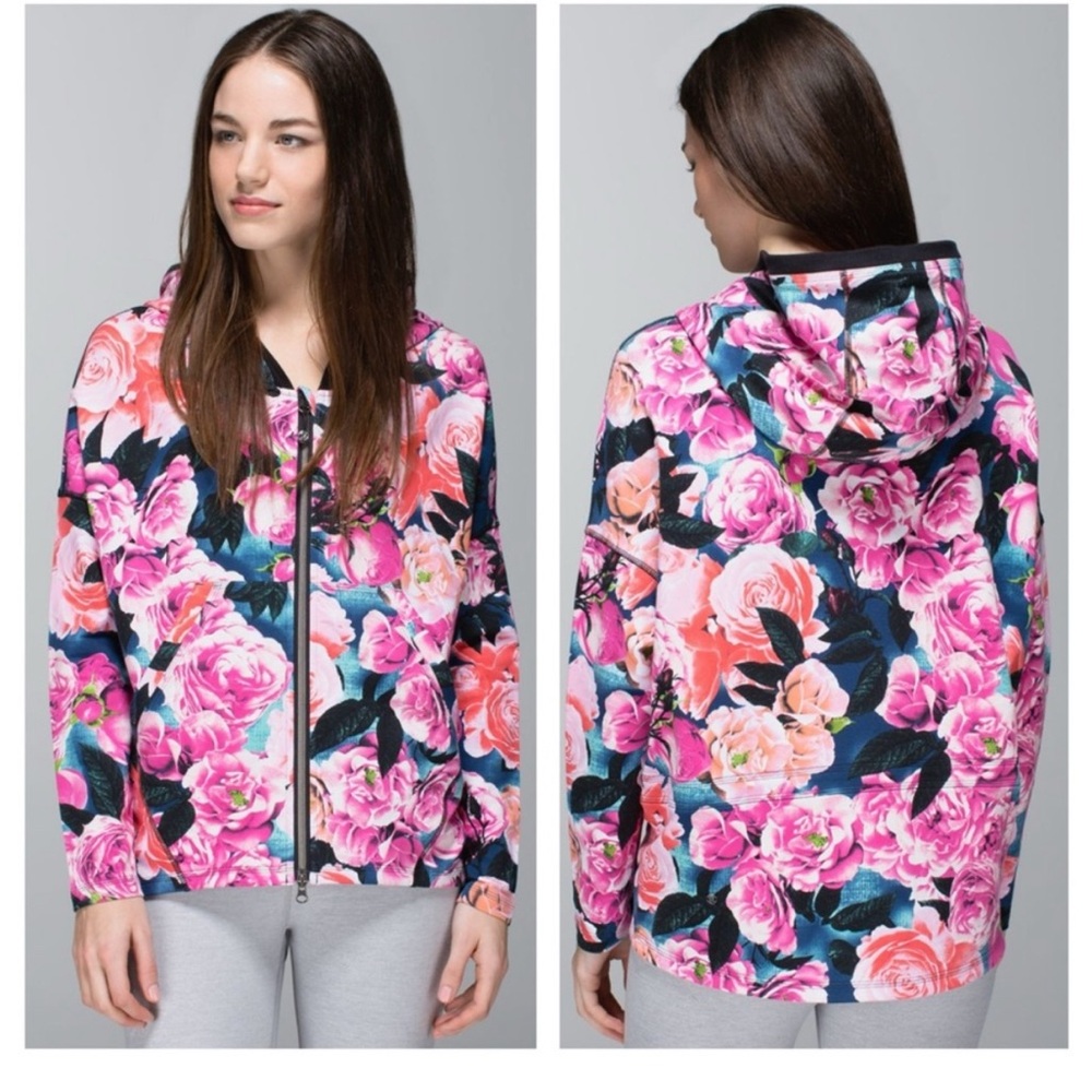 Lululemon Hold Your Om Hoodie in Secret
Garden/Black